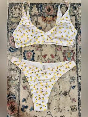 SHEIN White Yellow Floral Ribbed Bikini Set